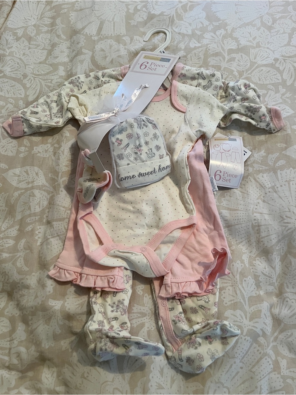 Vitamins Baby 6-Piece Footie Set in Pink and Cream